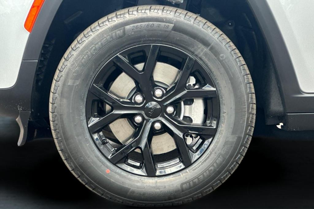 Thumbnail: 2026 Jeep Grand Cherokee L - 7