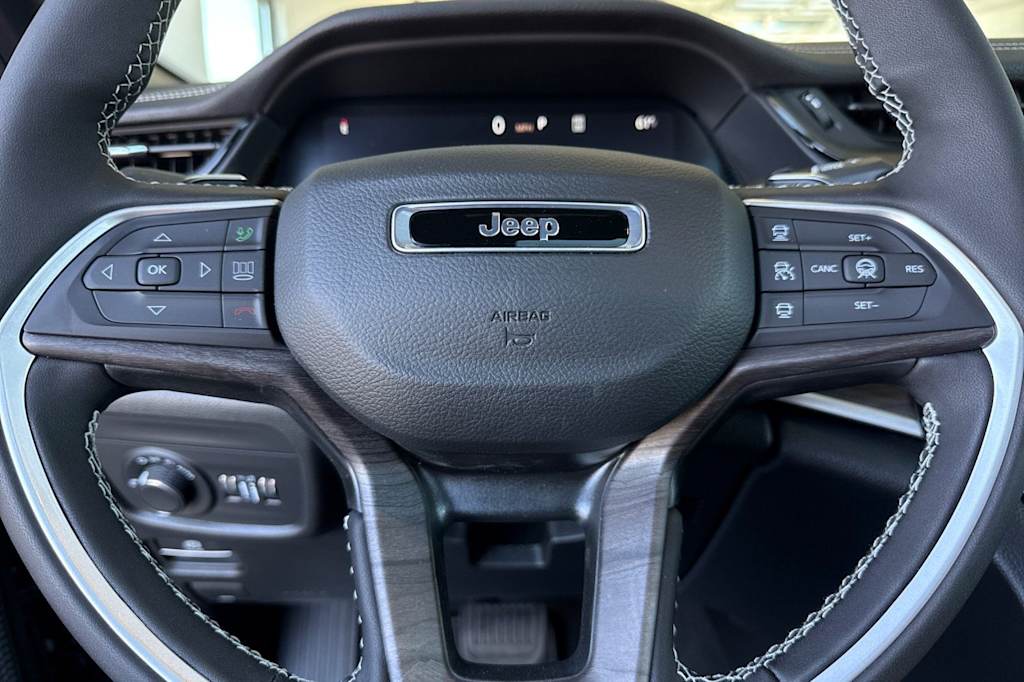 Thumbnail: 2026 Jeep Grand Cherokee L - 30
