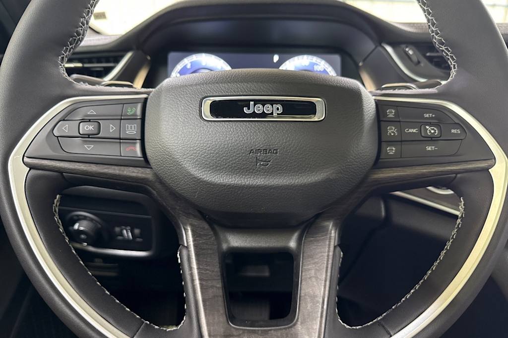 Thumbnail: 2025 Jeep Grand Cherokee L - 30