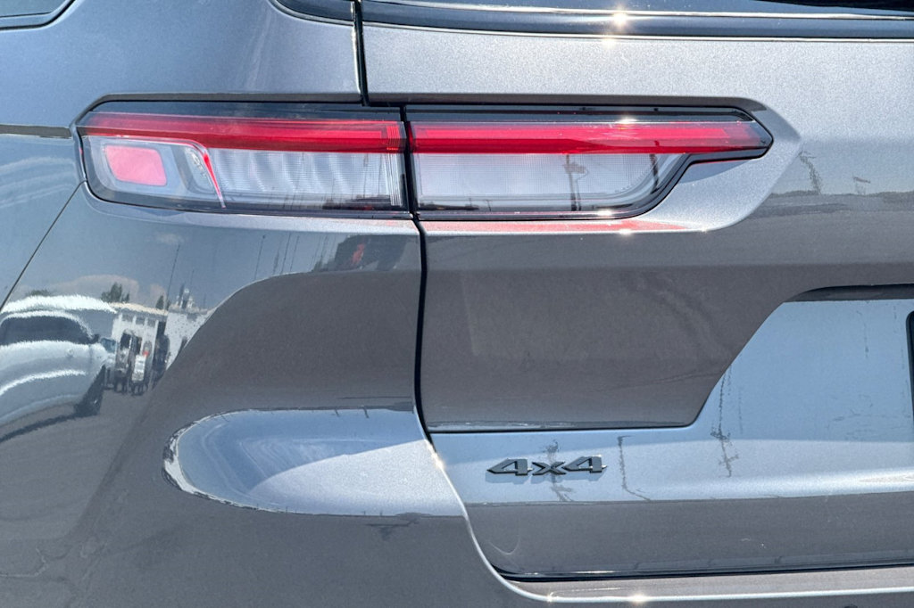 Thumbnail: 2025 Jeep Grand Cherokee L - 34