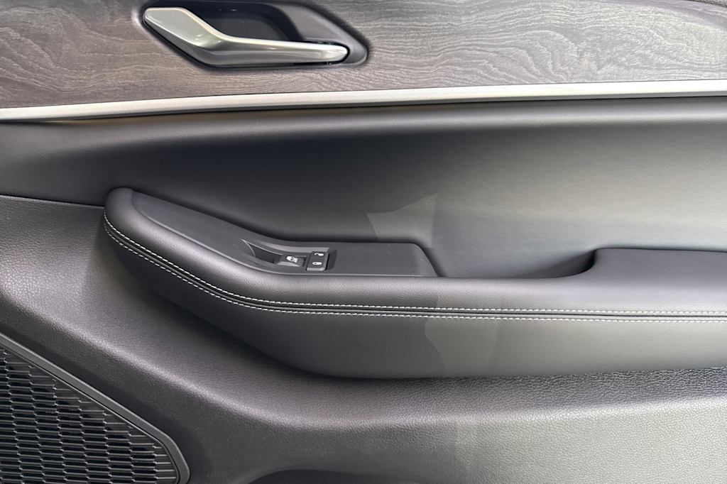 Thumbnail: 2025 Jeep Grand Cherokee L - 24