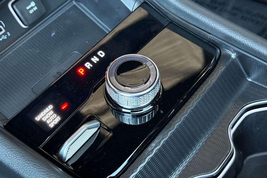 Thumbnail: 2025 Jeep Grand Cherokee L - 16