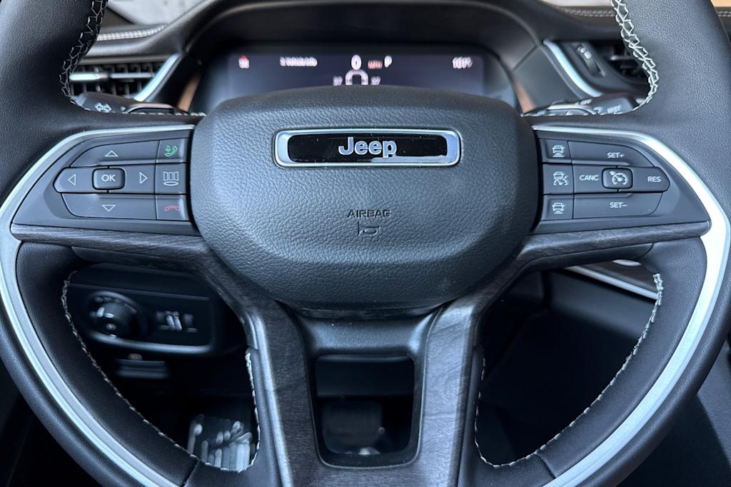 Thumbnail: 2025 Jeep Grand Cherokee L - 30