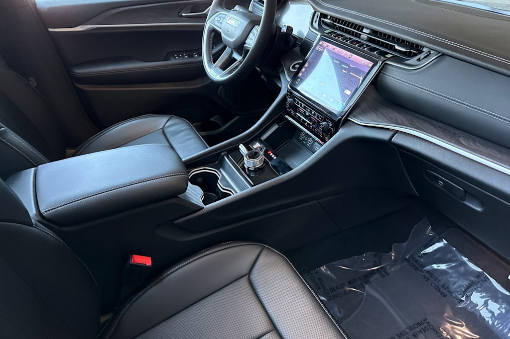 Thumbnail: 2025 Jeep Grand Cherokee L - 12