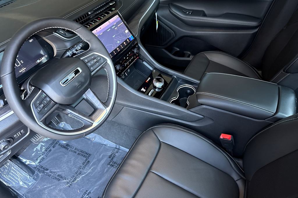 Thumbnail: 2025 Jeep Grand Cherokee L - 10