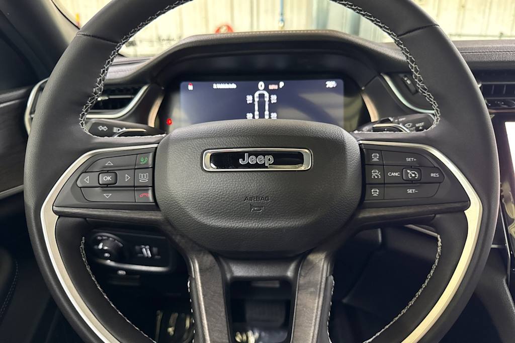 Thumbnail: 2025 Jeep Grand Cherokee L - 30