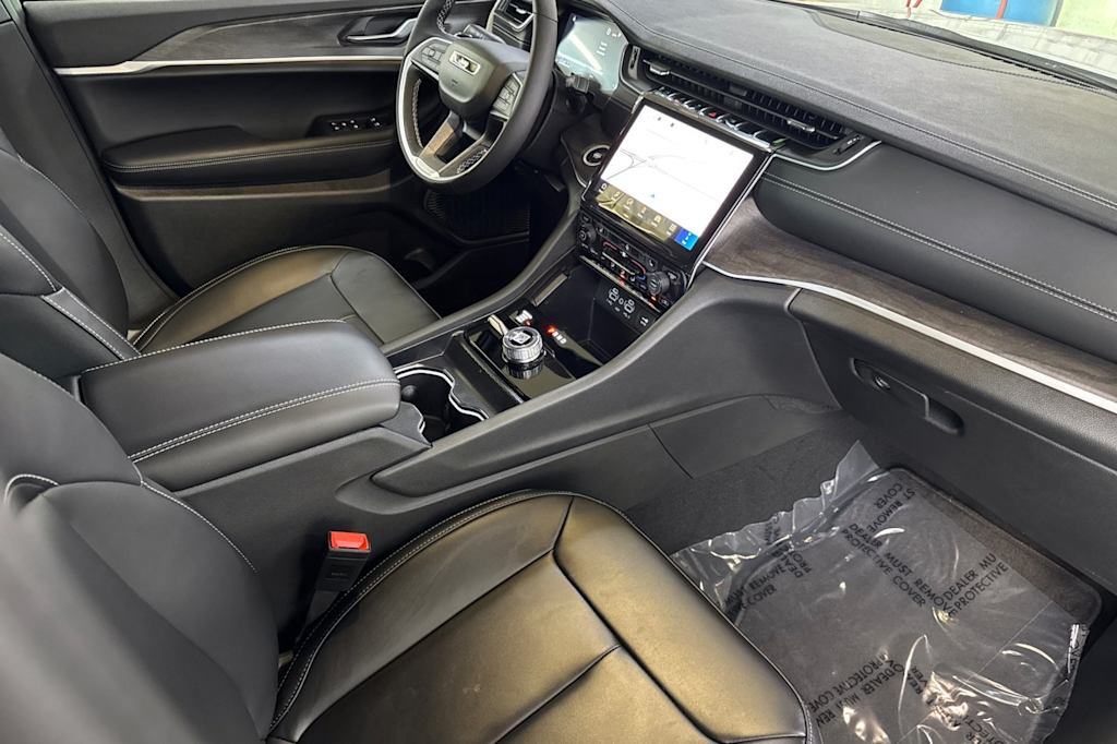 Thumbnail: 2025 Jeep Grand Cherokee L - 10