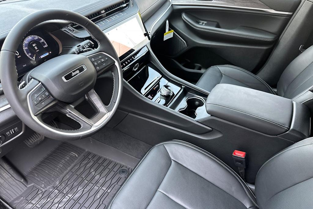 Thumbnail: 2026 Jeep Grand Cherokee L - 8