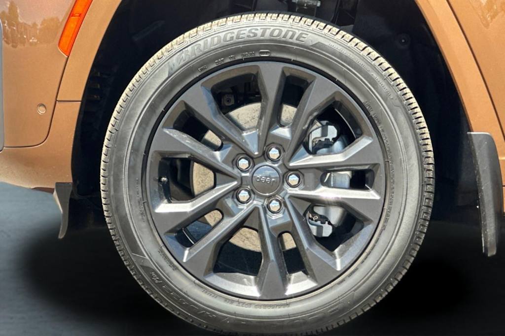 Thumbnail: 2026 Jeep Grand Cherokee L - 6