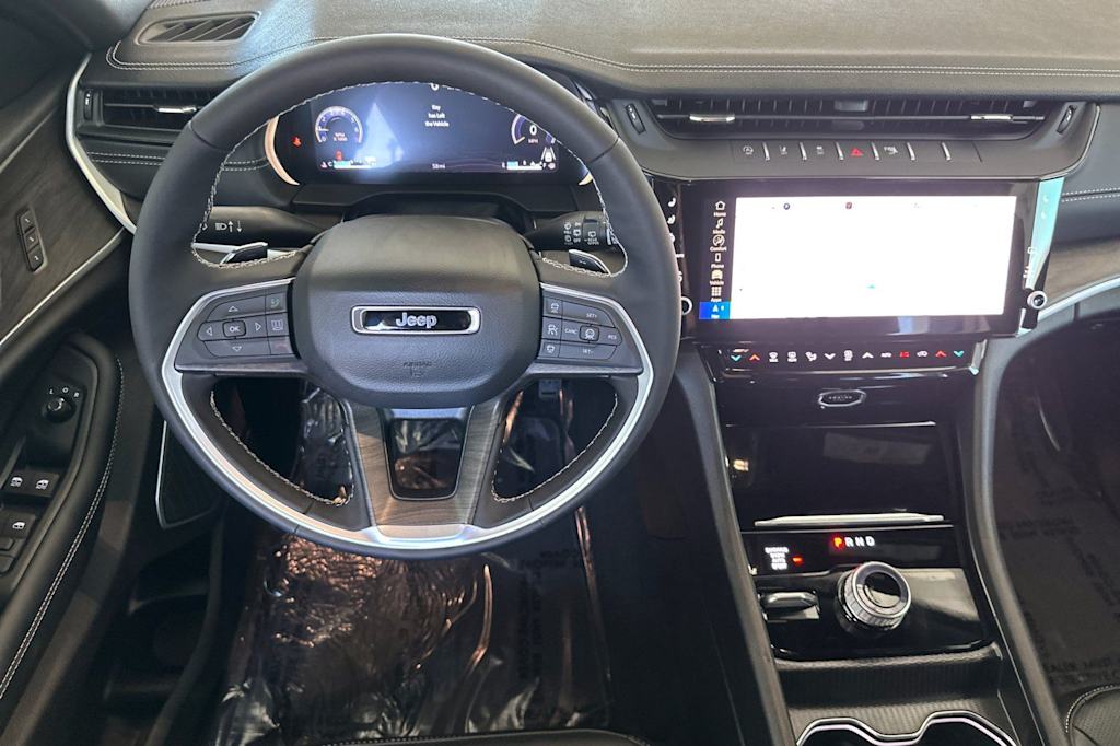 Thumbnail: 2026 Jeep Grand Cherokee L - 9