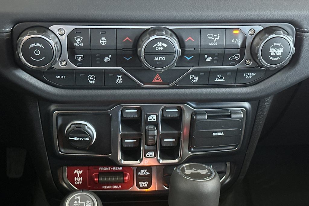 Thumbnail: 2026 Jeep Wrangler - 25