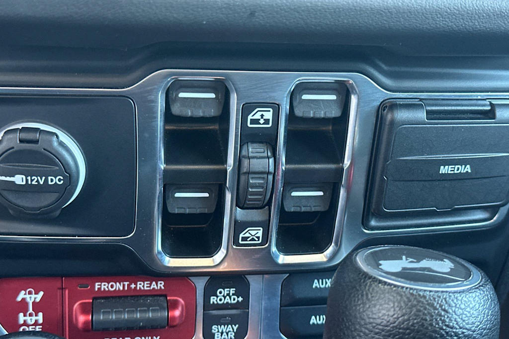 Thumbnail: 2024 Jeep Wrangler - 13