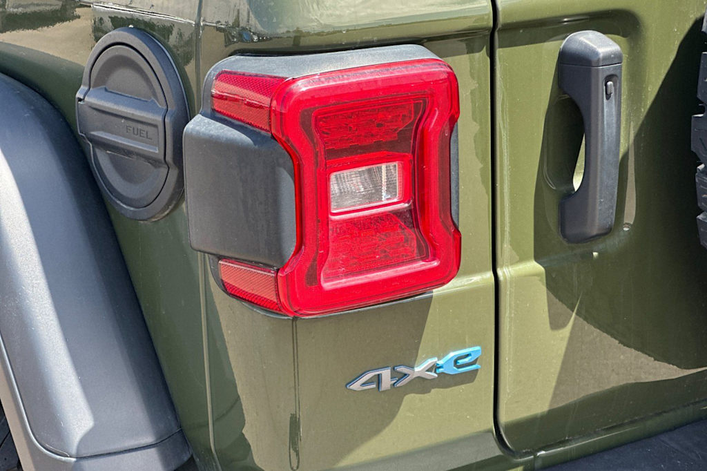 Thumbnail: 2024 Jeep Wrangler - 32