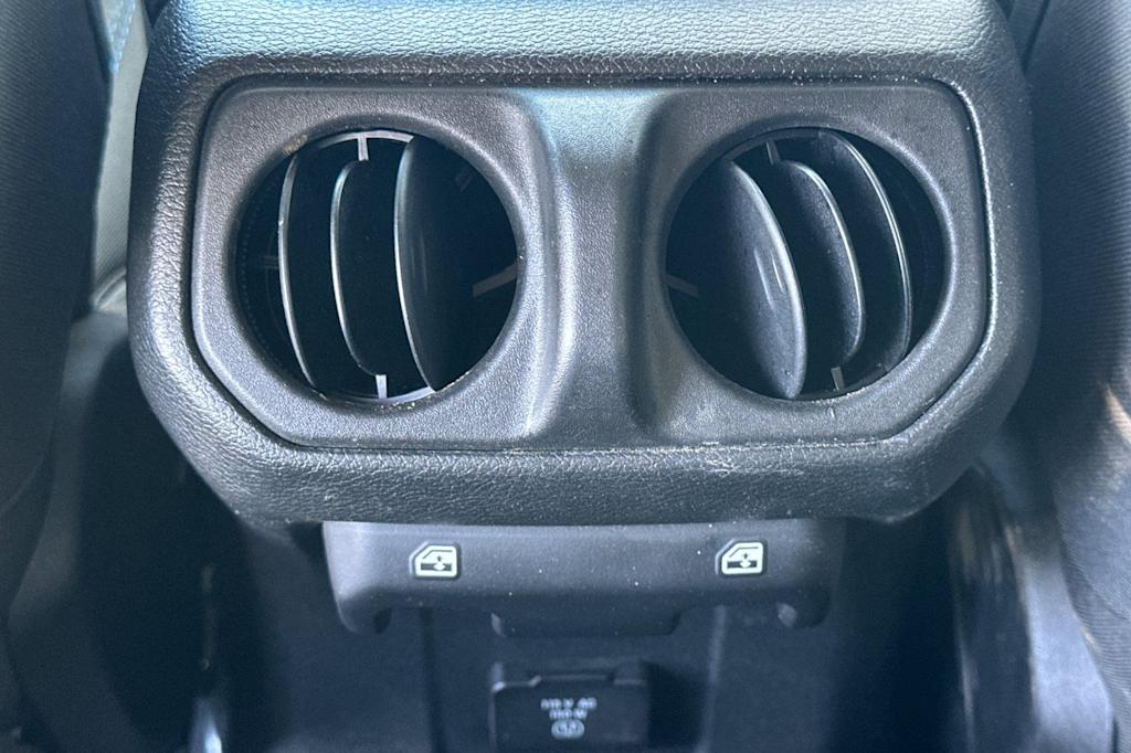 Thumbnail: 2024 Jeep Wrangler - 23