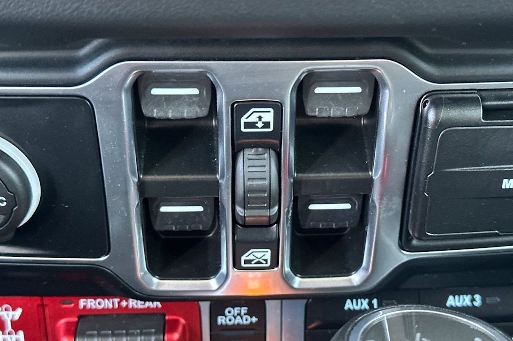 Thumbnail: 2024 Jeep Wrangler - 22