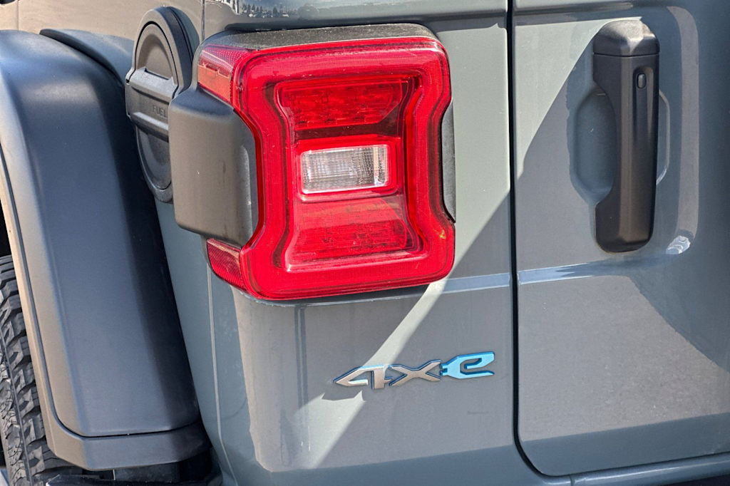 Thumbnail: 2024 Jeep Wrangler - 32