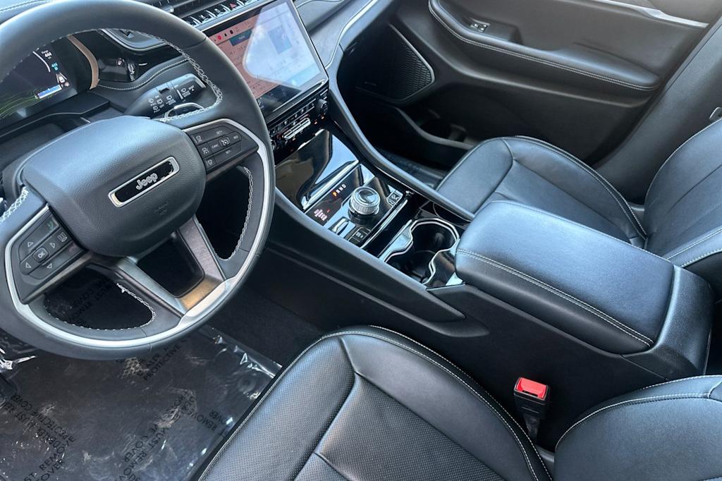 Thumbnail: 2022 Jeep Grand Cherokee - 7