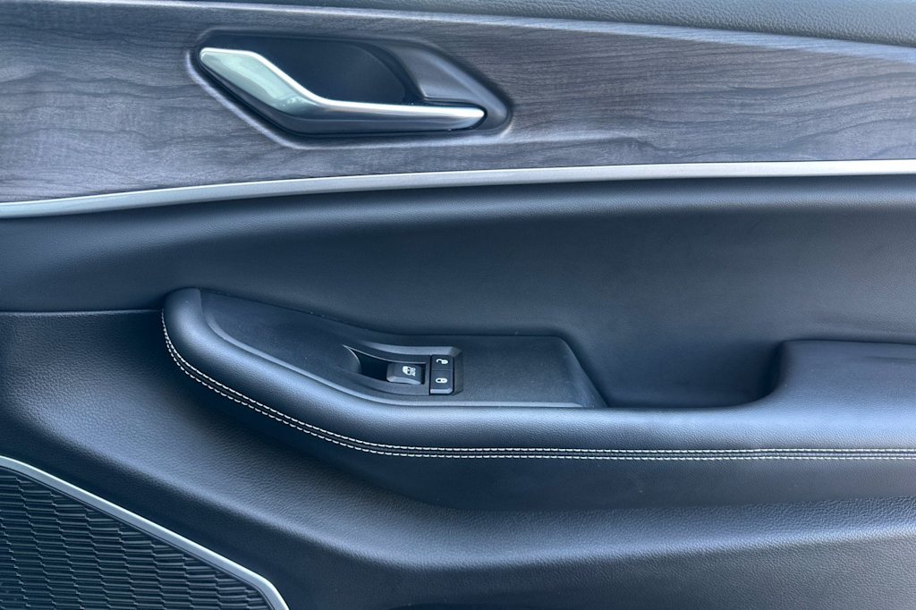 Thumbnail: 2022 Jeep Grand Cherokee - 23