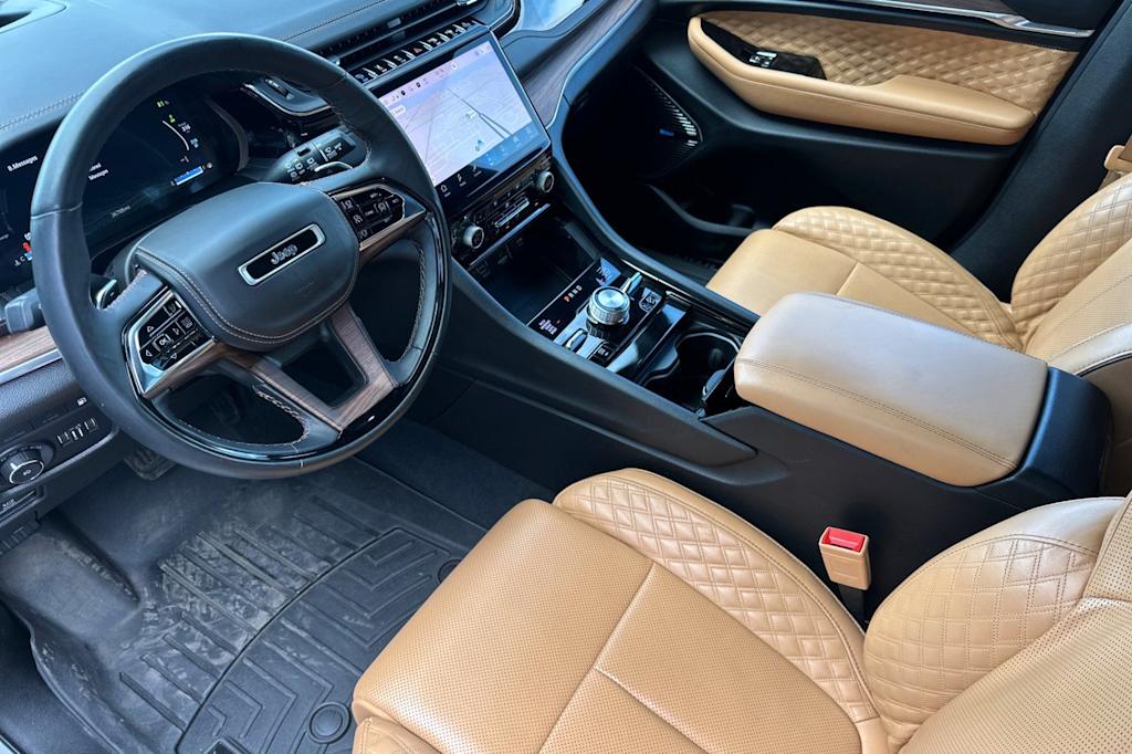 Thumbnail: 2022 Jeep Grand Cherokee - 8