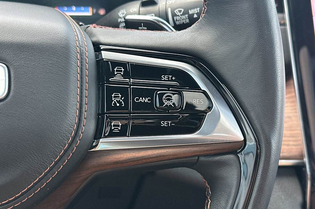 Thumbnail: 2022 Jeep Grand Cherokee - 31