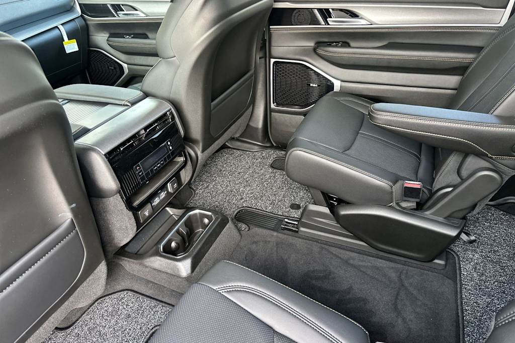 Thumbnail: 2026 Jeep Grand Wagoneer L - 13