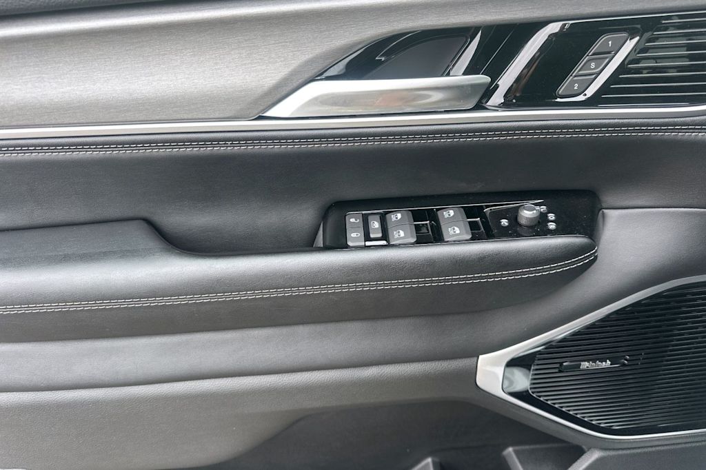 Thumbnail: 2026 Jeep Grand Wagoneer L - 21