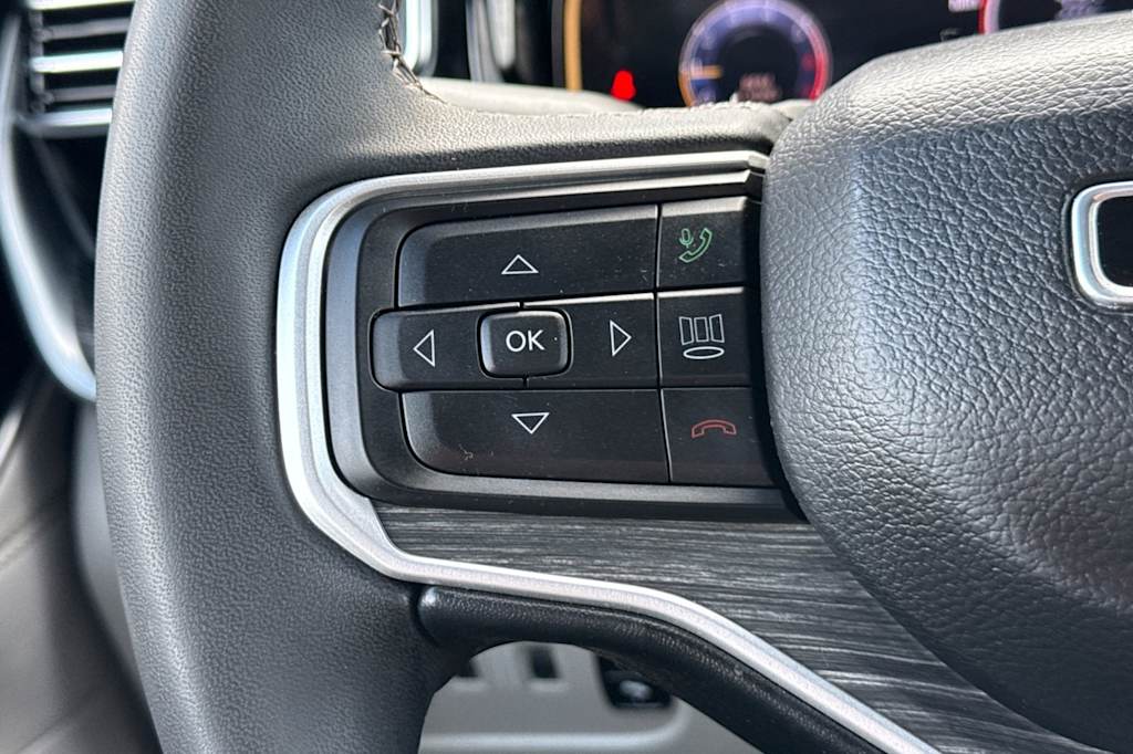 Thumbnail: 2023 Jeep Wagoneer - 31