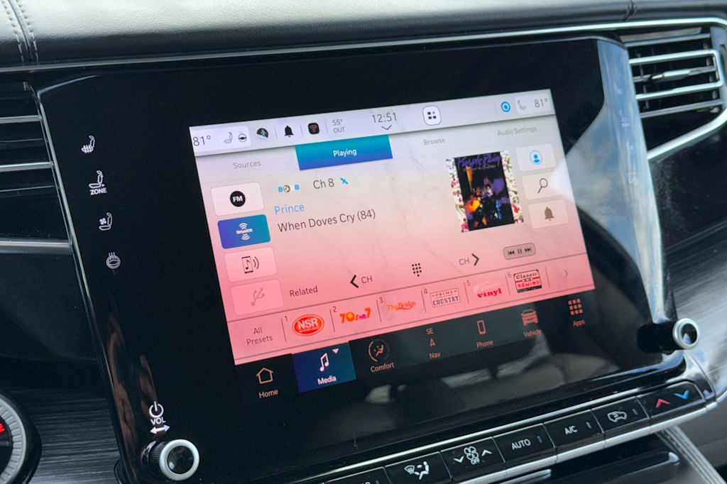 Thumbnail: 2023 Jeep Wagoneer - 24