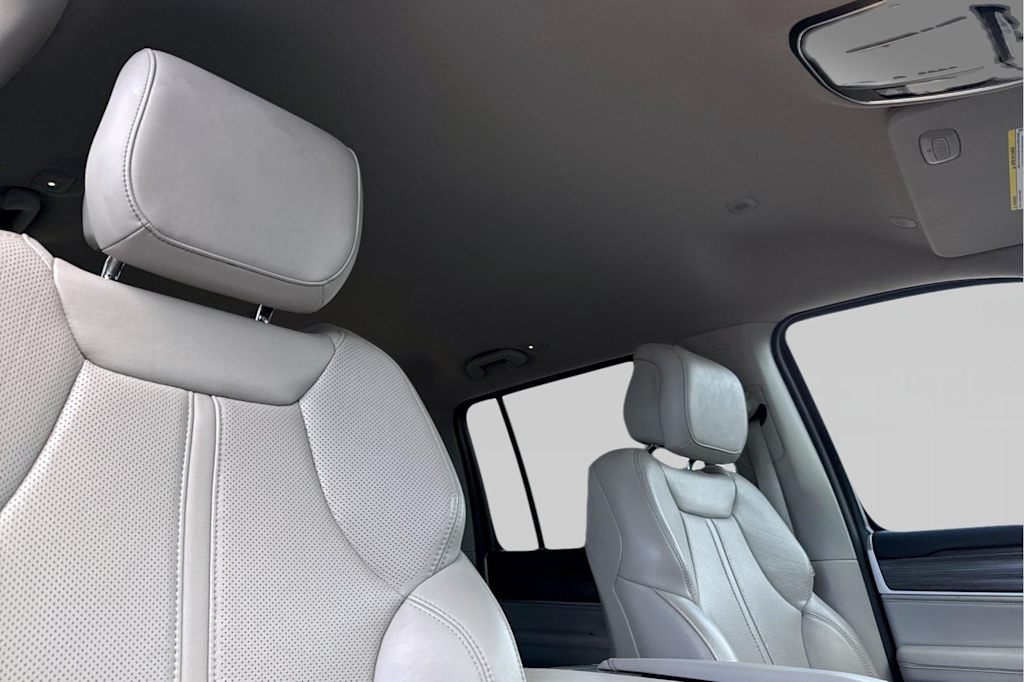 Thumbnail: 2023 Jeep Wagoneer - 22