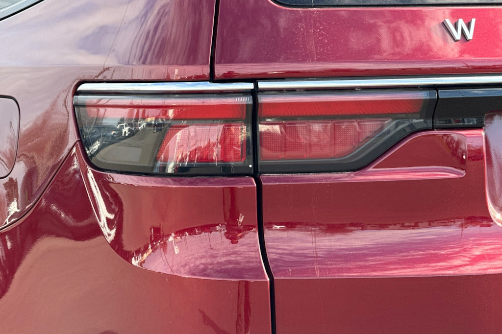 Thumbnail: 2023 Jeep Wagoneer - 34