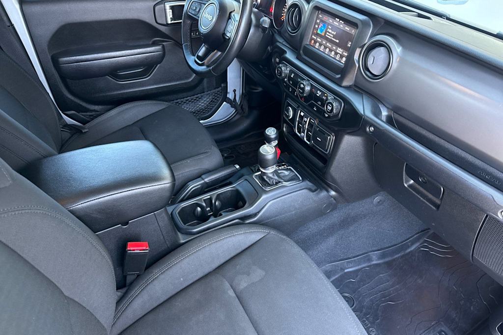 Thumbnail: 2022 Jeep Gladiator - 12