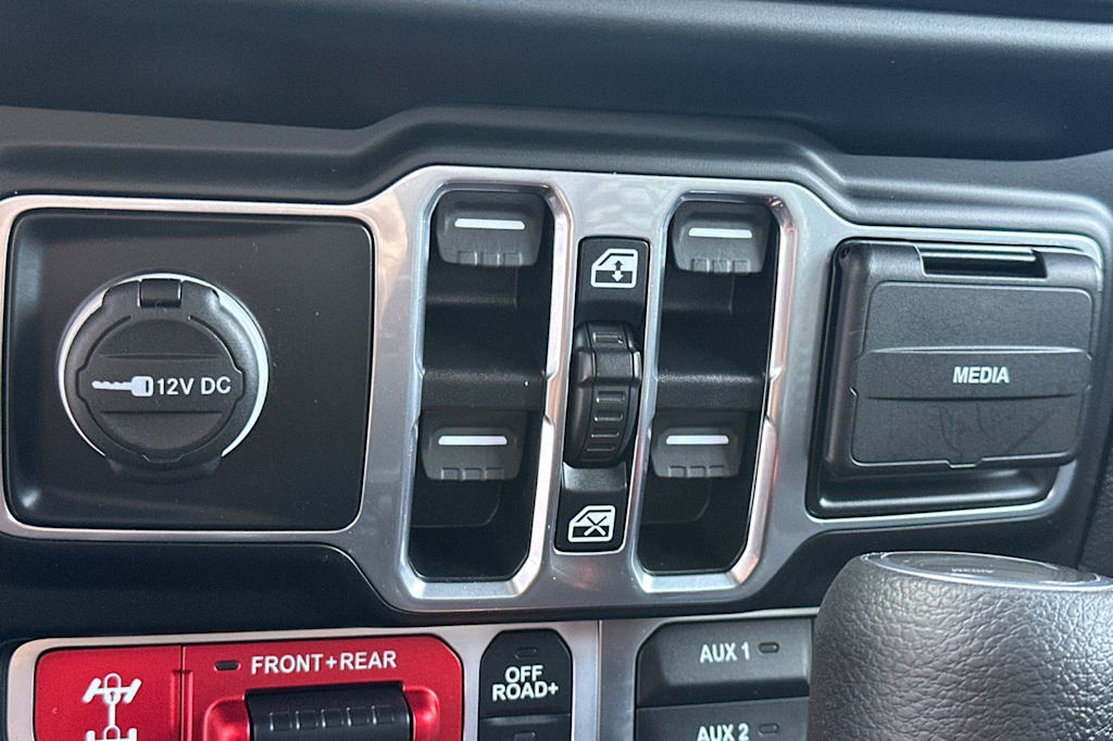 Thumbnail: 2021 Jeep Gladiator - 13