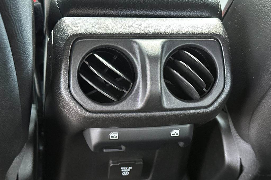 Thumbnail: 2021 Jeep Gladiator - 21