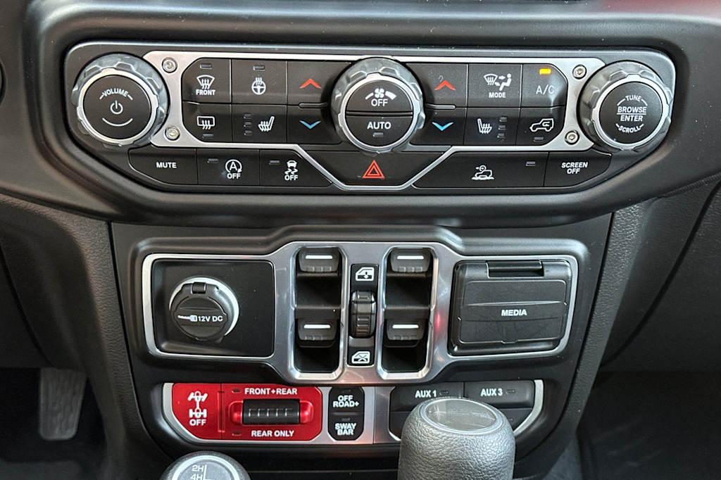 Thumbnail: 2021 Jeep Gladiator - 26