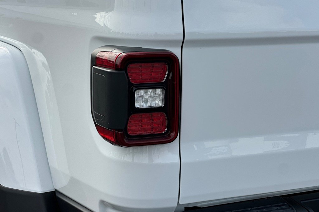 Thumbnail: 2026 Jeep Gladiator - 32