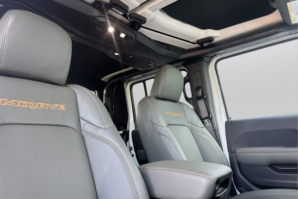 Thumbnail: 2026 Jeep Gladiator - 21