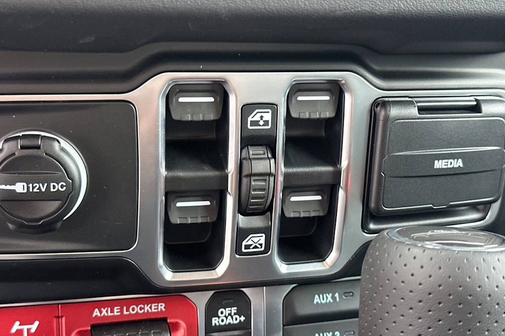 Thumbnail: 2026 Jeep Gladiator - 13