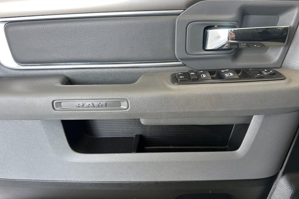 Thumbnail: 2019 RAM 1500 - 19