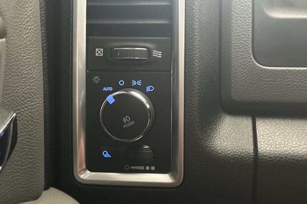 Thumbnail: 2019 RAM 1500 - 32