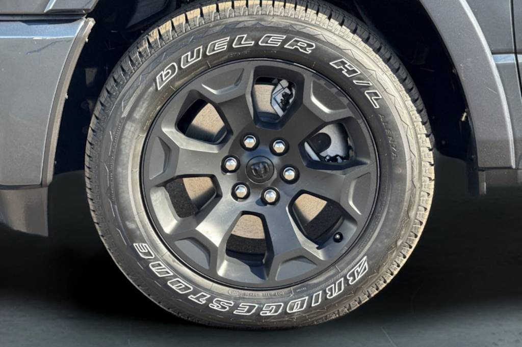 Thumbnail: 2026 RAM 1500 - 7