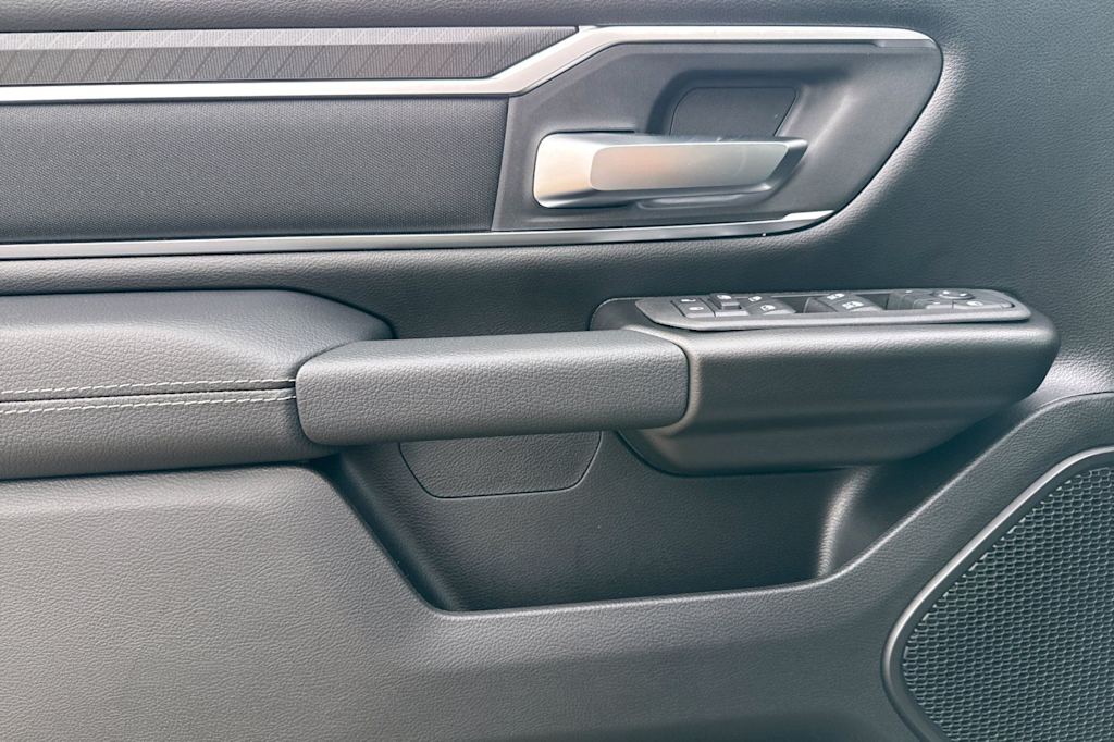 Thumbnail: 2026 RAM 1500 - 18