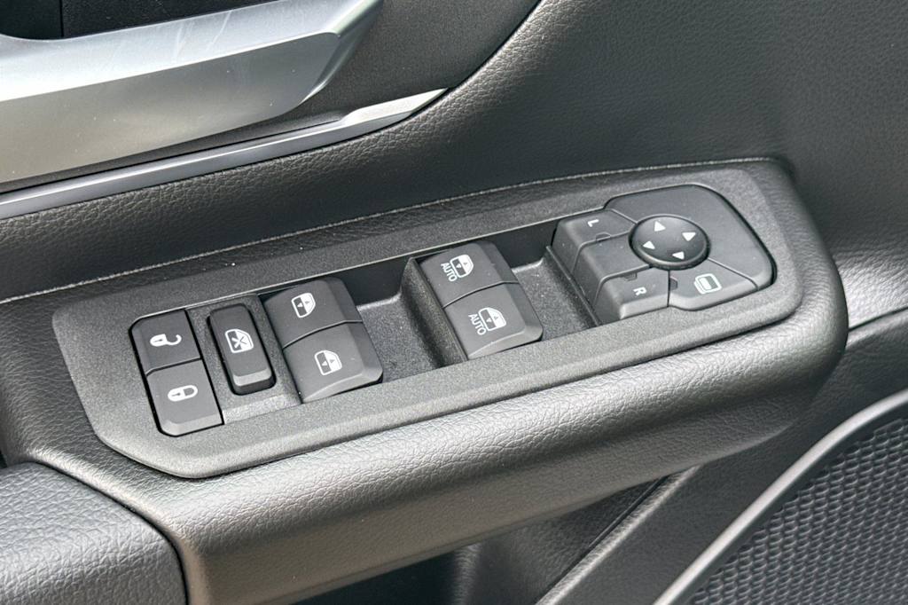 Thumbnail: 2026 RAM 1500 - 19