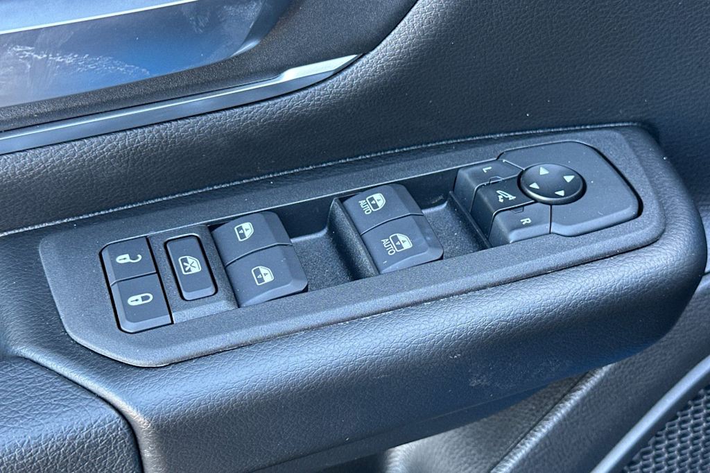 Thumbnail: 2026 RAM 1500 - 20