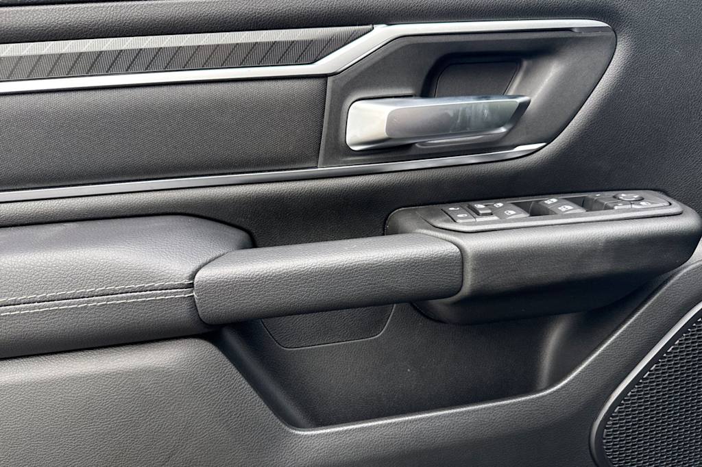 Thumbnail: 2026 RAM 1500 - 18