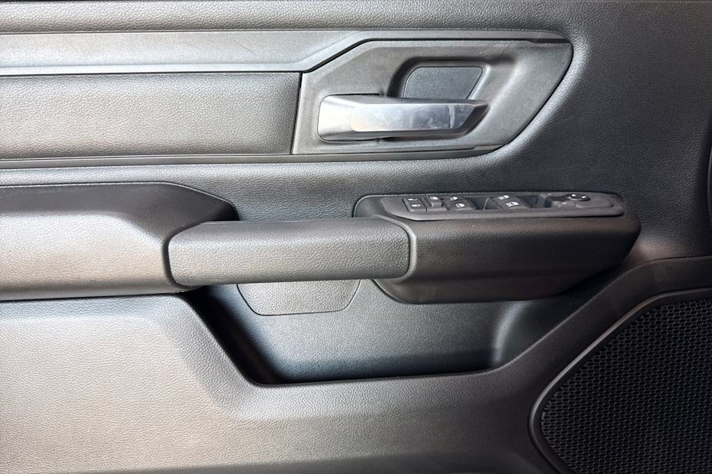 Thumbnail: 2025 RAM 1500 - 18