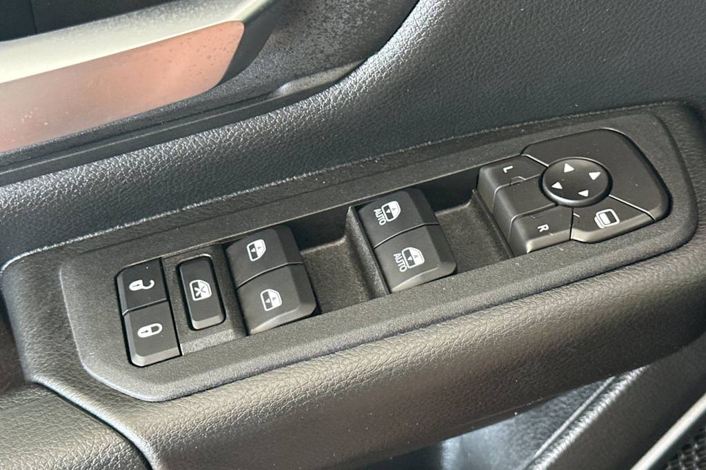 Thumbnail: 2026 RAM 1500 - 20