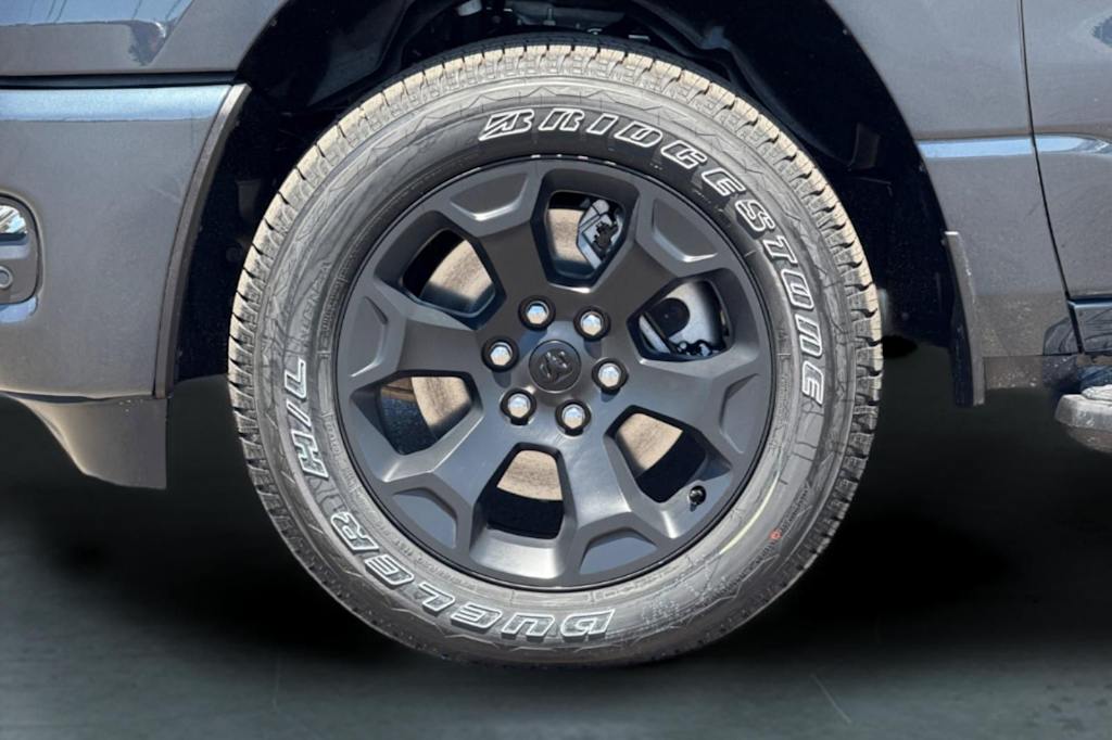Thumbnail: 2026 RAM 1500 - 7