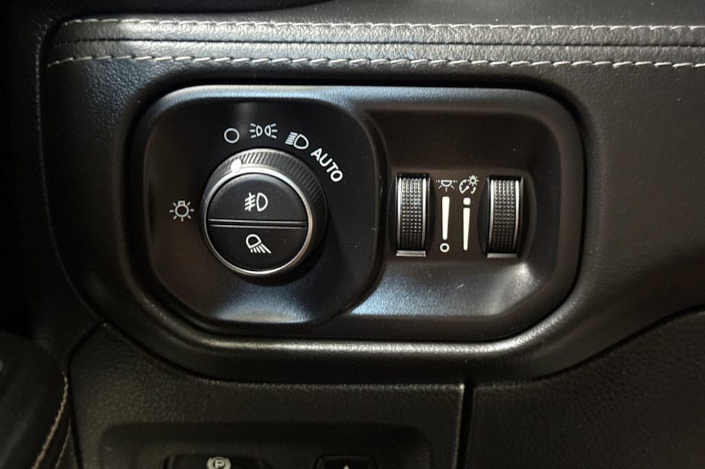 Thumbnail: 2019 RAM 1500 - 33