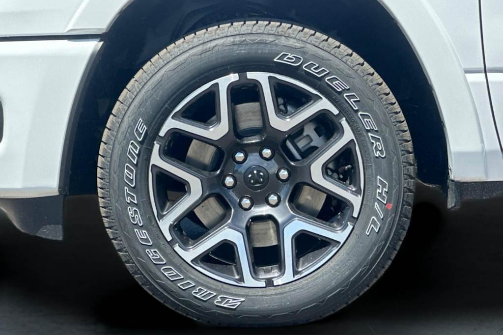 Thumbnail: 2026 RAM 1500 - 6