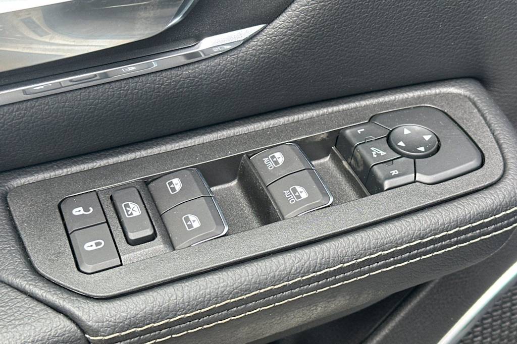 Thumbnail: 2026 RAM 1500 - 20
